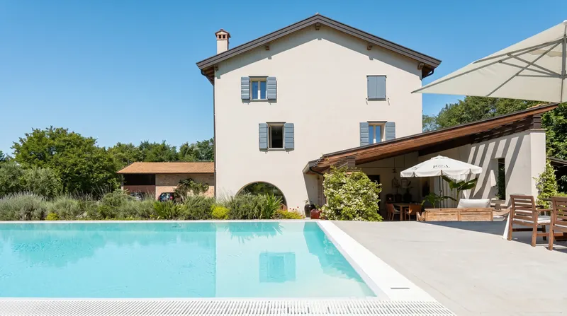 Sanierter friaulischer Gutshof mit Pool und Park