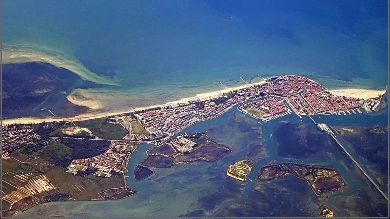 Grado e la laguna viste dall'alto
